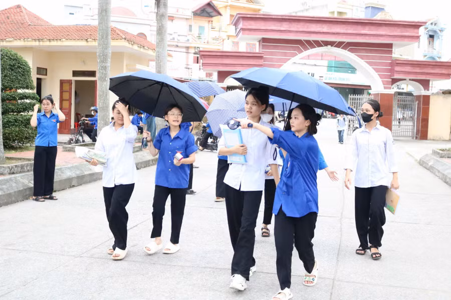 GD&TĐ – Sở GD&ĐT tỉnh Ninh Bình vừa ban hành thông báo về kế hoạch tổ chức Kỳ thi tuyển sinh vào lớp 10 THPT năm học 2026–2027